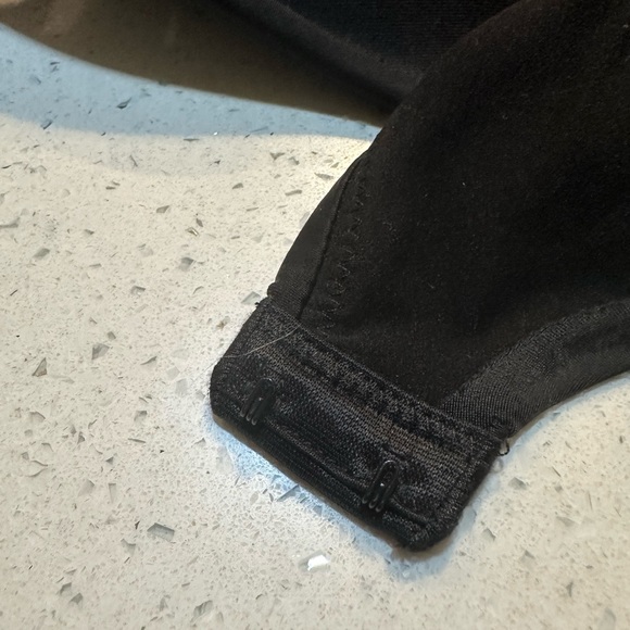 VS 34DD padded with no wire bra - Picture 2 of 10